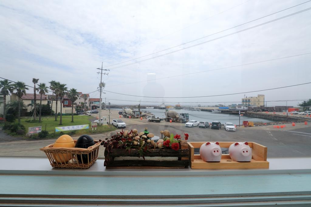Haevichi Elmar Guesthouse Seogwipo Exterior photo